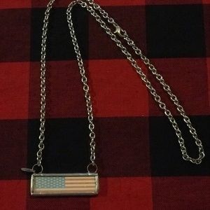 Plunder Vintage American Flag Tag